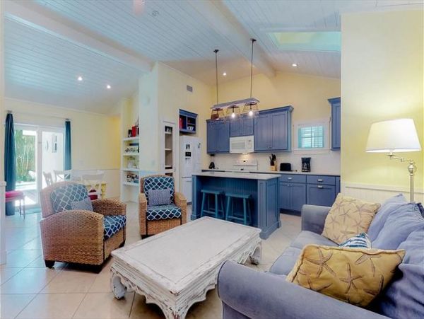 Anna Maria Island Vacation Home Three Bedroom Walk to Beach