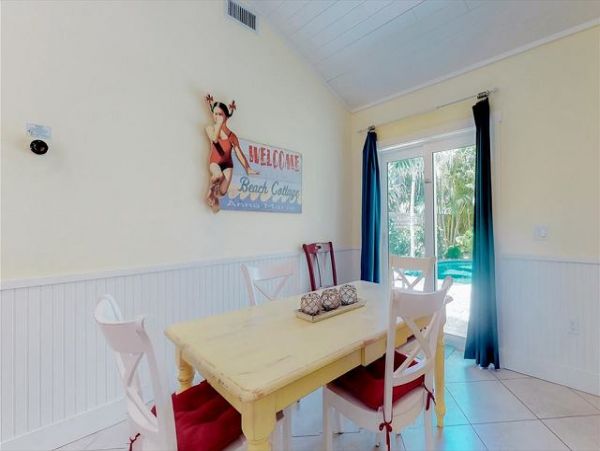 Anna Maria Island Vacation Home Three Bedroom Walk to Beach