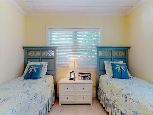 Anna Maria Island Vacation Home Three Bedroom Walk to Beach