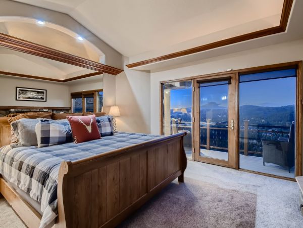 Vacation Rental Home 12 Guests Great Views in Breckenridge