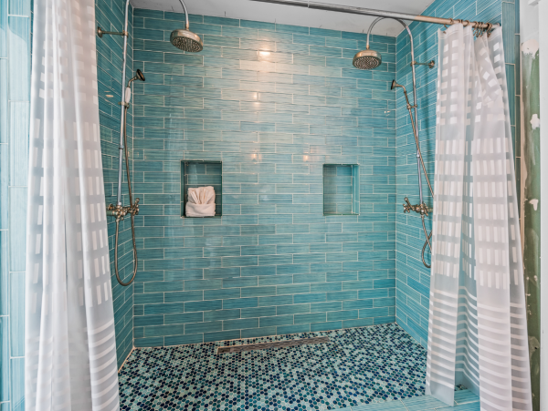 Three Bedroom Home Close to Pine Ave & Beach Point Beach