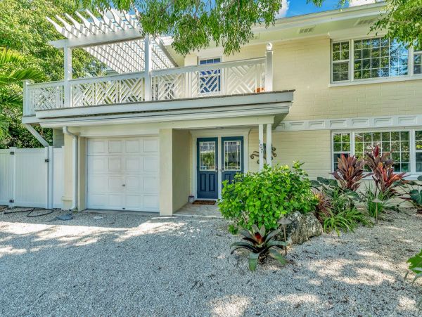 Four Bedroom Duplex Together Steps From The Beach With Private Pool