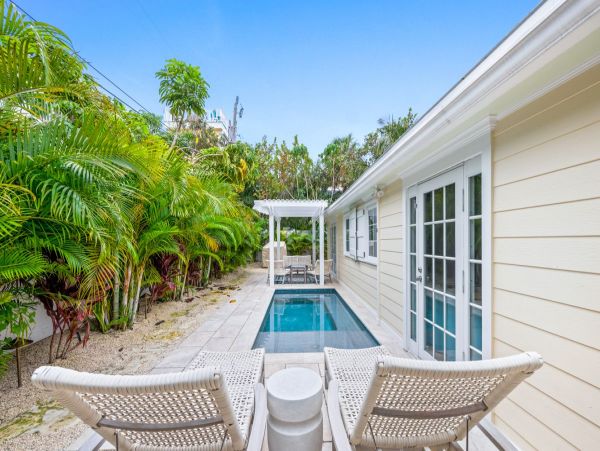 Four Bedroom Duplex Together Steps From The Beach With Private Pool