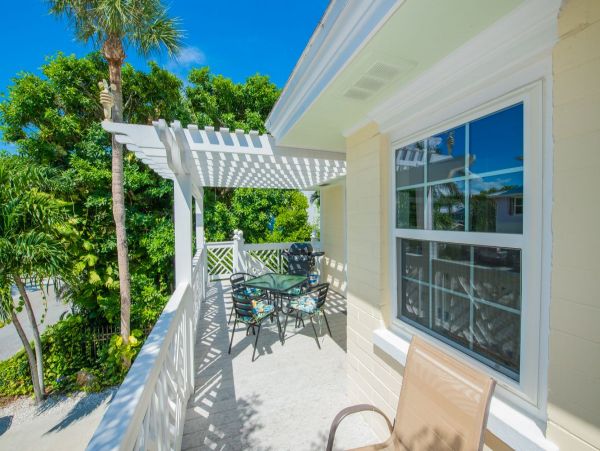 Four Bedroom Duplex Together Steps From The Beach With Private Pool