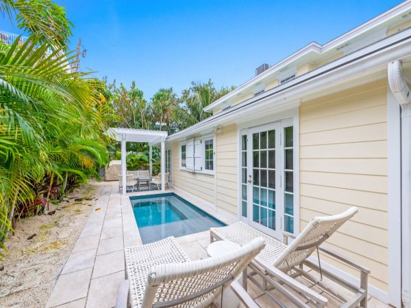 Four Bedroom Duplex Together Steps From The Beach With Private Pool