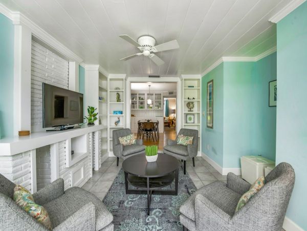 Four Bedroom Duplex Together Steps From The Beach With Private Pool