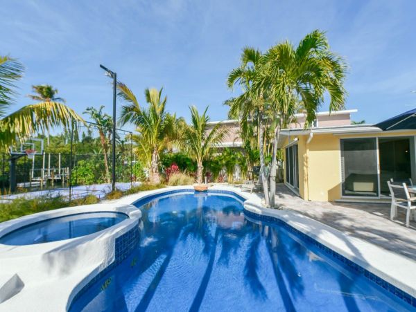 Anna Maria Island Holmes Beach Home 1020028
