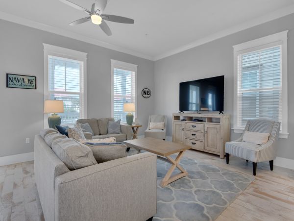 Navarre Beach Lovely Rental Four Bedrooms Pool, Beach 700 Yards to Beach!