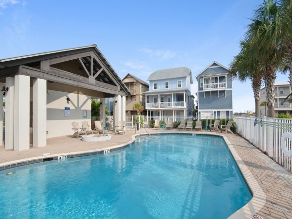 Navarre Beach Lovely Rental Four Bedrooms Pool, Beach 700 Yards to Beach!