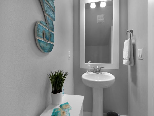 Navarre Beach Lovely Rental Four Bedrooms Pool, Beach 700 Yards to Beach!