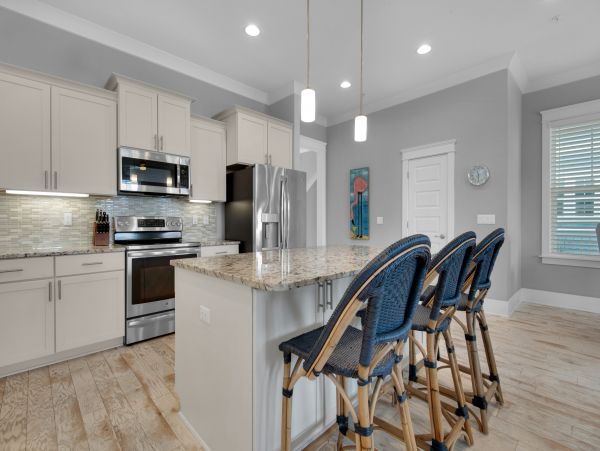 Navarre Beach Lovely Rental Four Bedrooms Pool, Beach 700 Yards to Beach!