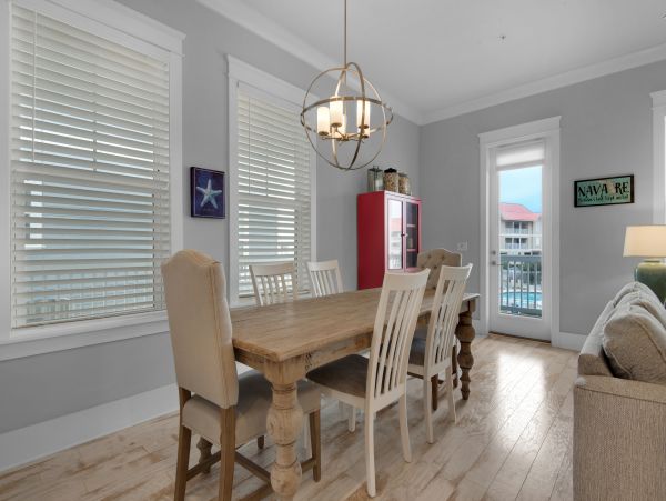 Navarre Beach Lovely Rental Four Bedrooms Pool, Beach 700 Yards to Beach!