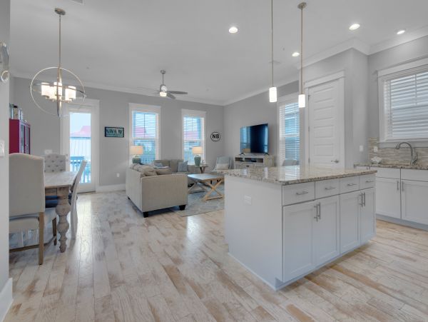 Navarre Beach Lovely Rental Four Bedrooms Pool, Beach 700 Yards to Beach!