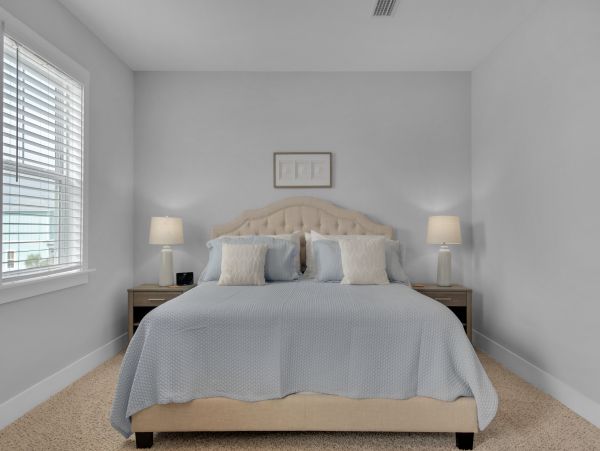 Navarre Beach Lovely Rental Four Bedrooms Pool, Beach 700 Yards to Beach!