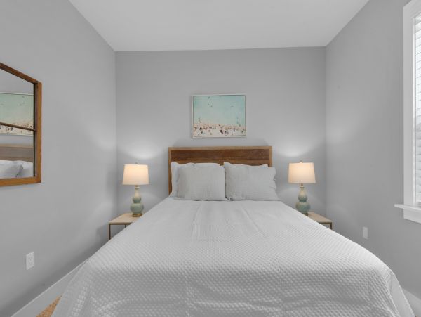 Navarre Beach Lovely Rental Four Bedrooms Pool, Beach 700 Yards to Beach!