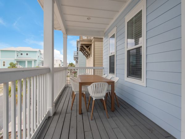 Navarre Beach Lovely Rental Four Bedrooms Pool, Beach 700 Yards to Beach!