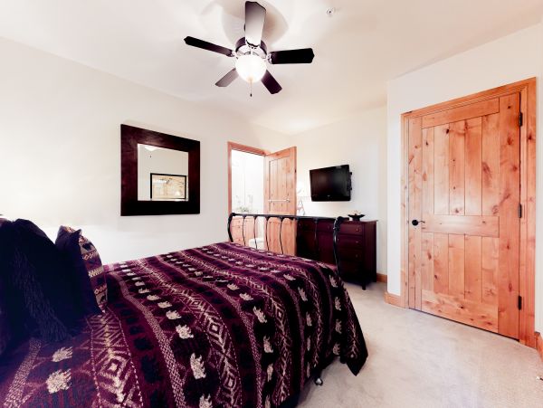 Steamboat Springs Home 1020104