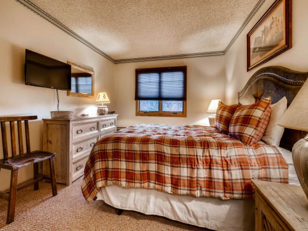 Steamboat Springs Home 1020122