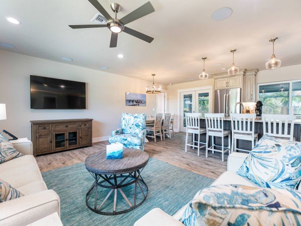 Walk to Beach Three Bedroom Vacation Home