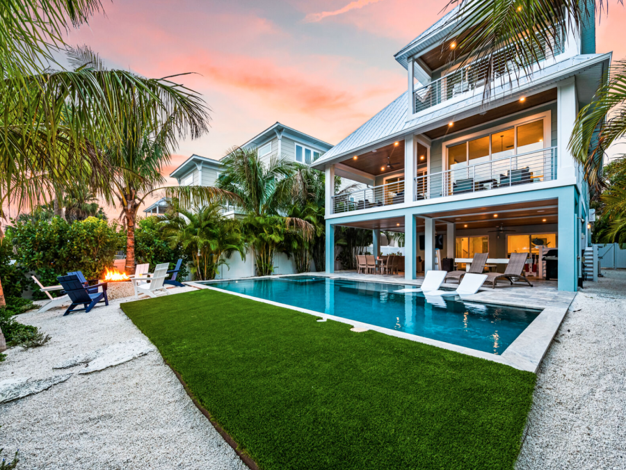 Exquisite 4 Bedroom Vacation Rental with Great Amenities