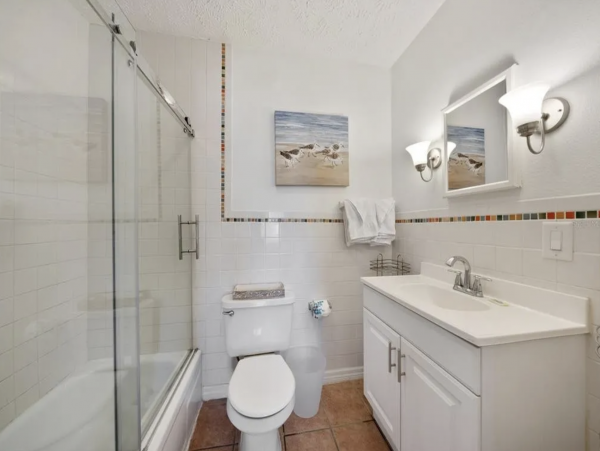 Holmes Beach Vacation Home with 6 Bedroom & Pool