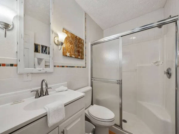 Holmes Beach Vacation Home with 6 Bedroom & Pool