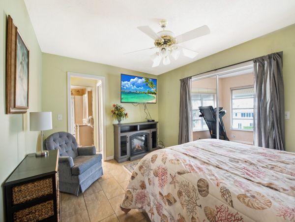 Holmes Beach Vacation Duplex Three Bedroom