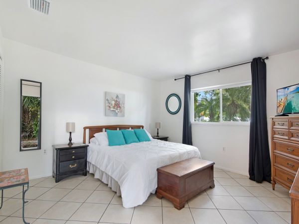 Anna Maria Island Holmes Beach Home 1020244