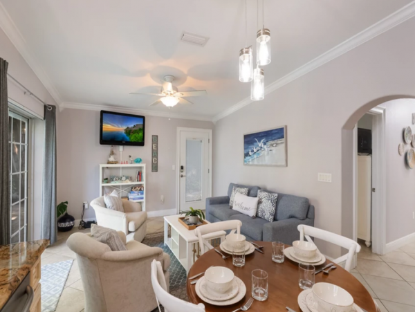 Charming 2 Bedroom Vacation Pool Duplex