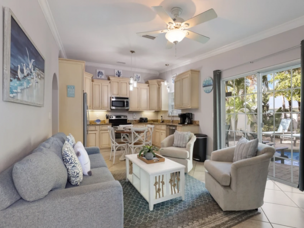 Charming 2 Bedroom Vacation Pool Duplex
