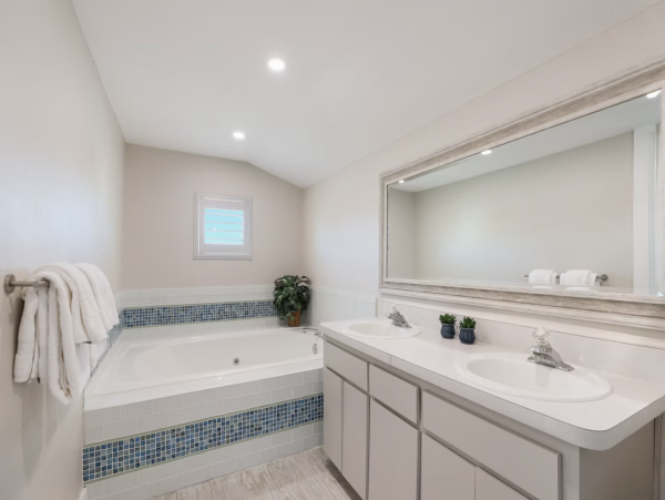Anna Maria Three Bedroom Vacation Rental Home with Pool