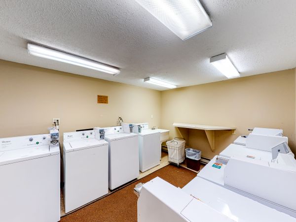 300 yards to the Slopes Sleeps 6 3 miles to Downtown