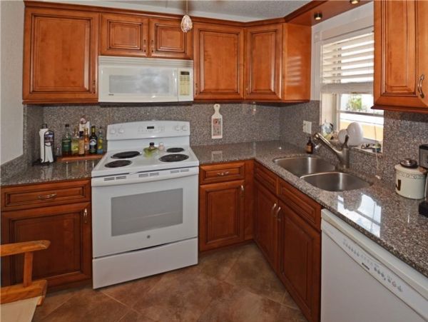 South Pasadena 1 Bedroom Condo with Bay Views Sleeps 2