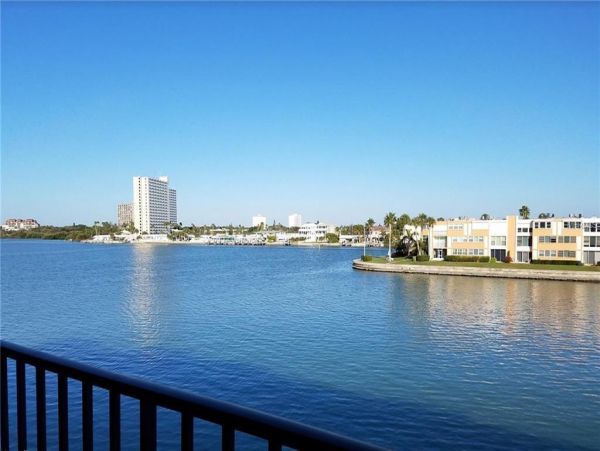 South Pasadena 1 Bedroom Condo with Bay Views Sleeps 2