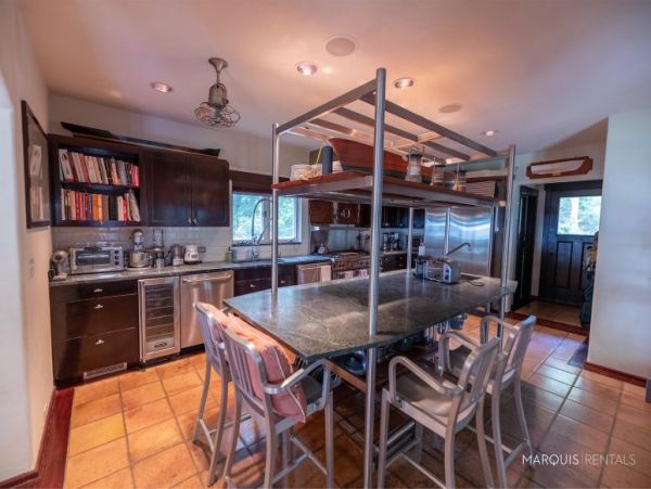 Hamptons Home 1020267