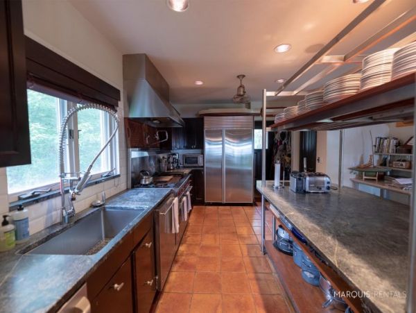 Hamptons Home 1020267