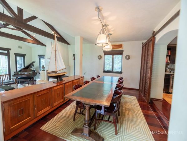 Hamptons Home 1020267