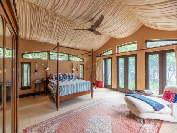 Hamptons Home 1020267