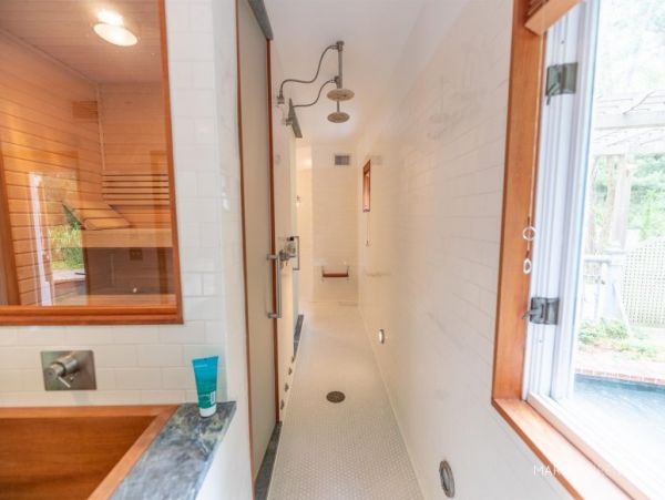 Hamptons Home 1020267