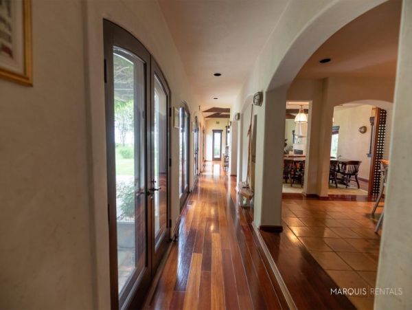 Hamptons Home 1020267