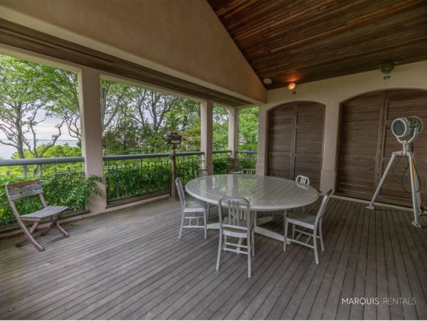 Hamptons Home 1020267