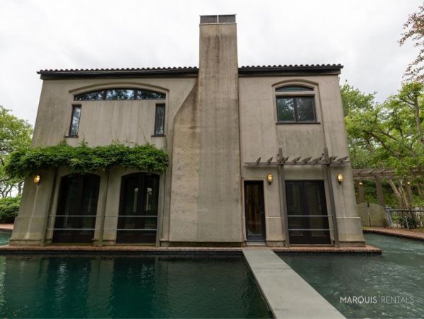Hamptons Home 1020267