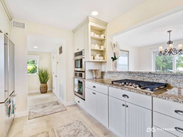 Hamptons Home 1020270