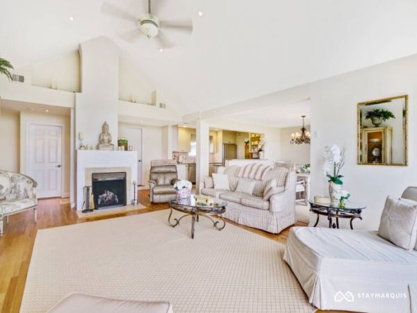 Hamptons Home 1020270