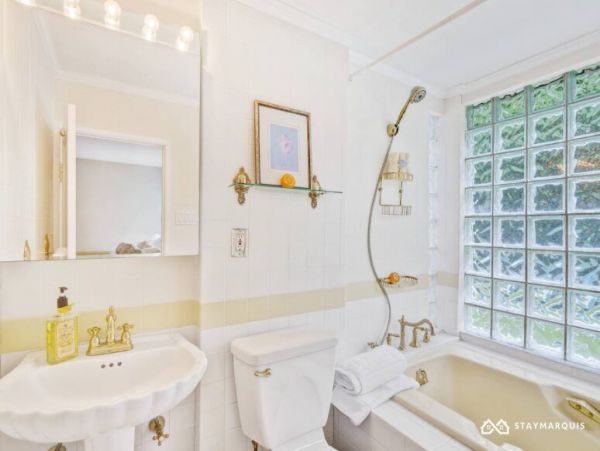 Hamptons Home 1020270