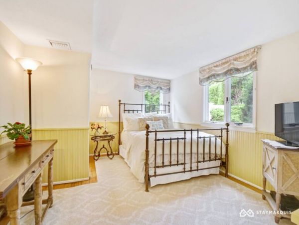 Hamptons Home 1020270