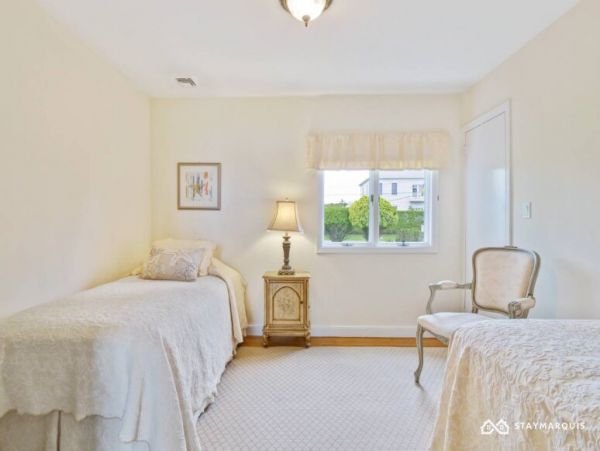Hamptons Home 1020270