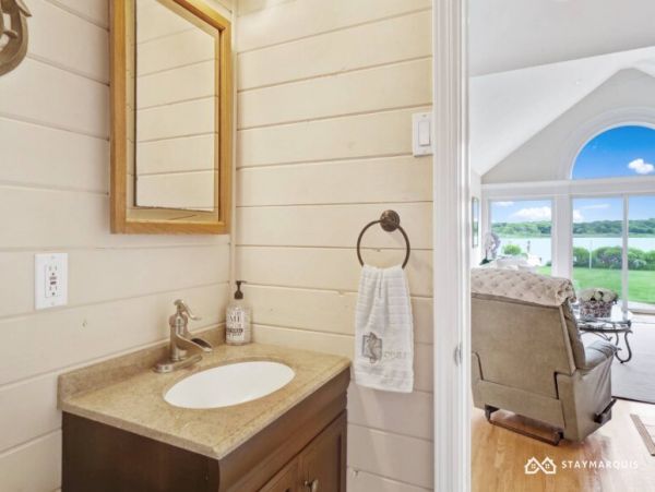 Hamptons Home 1020270