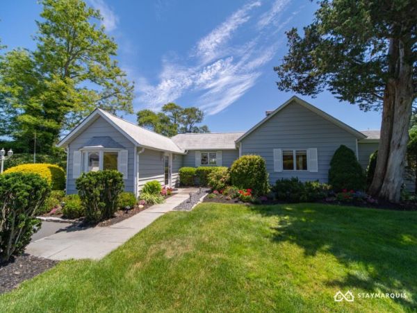 Hamptons Home 1020270