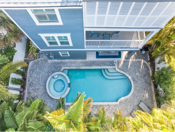 95 steps to beach, one block to bay